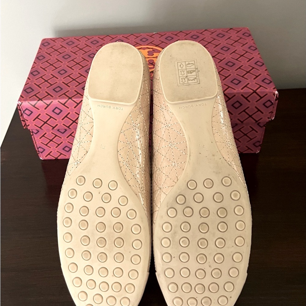 Tory Burch Cream Ballet Flats with Decorative Toe - Picture 3 of 4